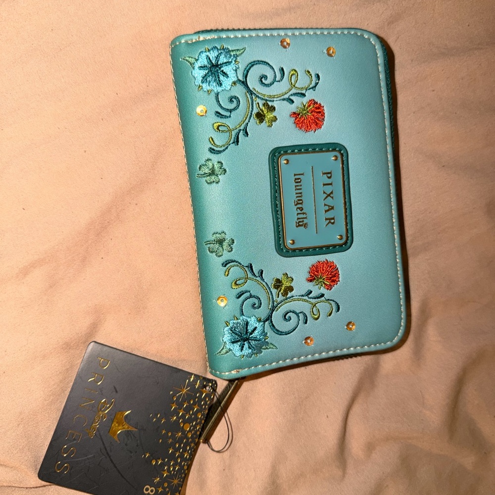 Loungefly Disney Red-Haired Merida Gold-Trim Zip Wallet with Scenic Print - Picture 2 of 3